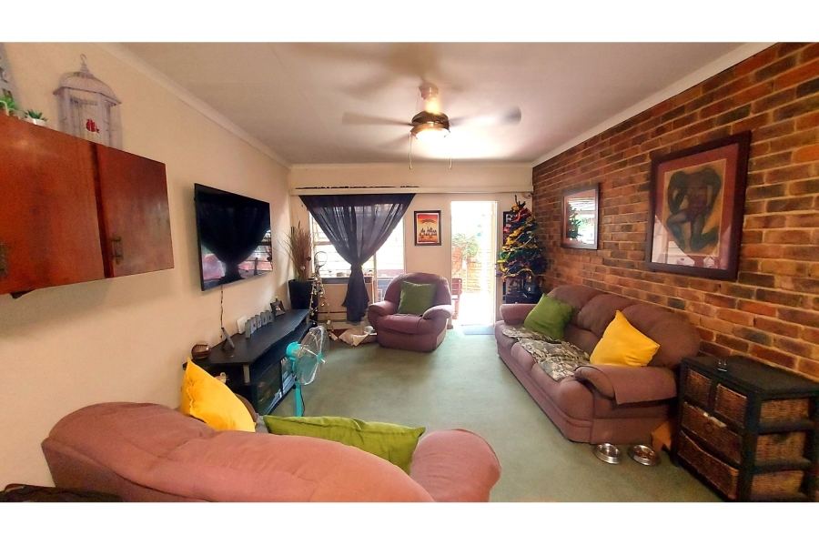 1 Bedroom Property for Sale in Meerhof North West